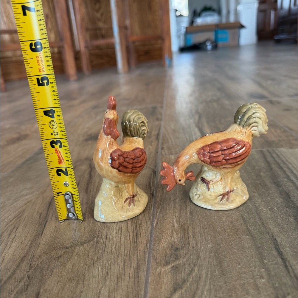 NWOT Williams Sonoma Rooster Dish Towel & Salt & Pepper Shakers - Picture 9 of 10